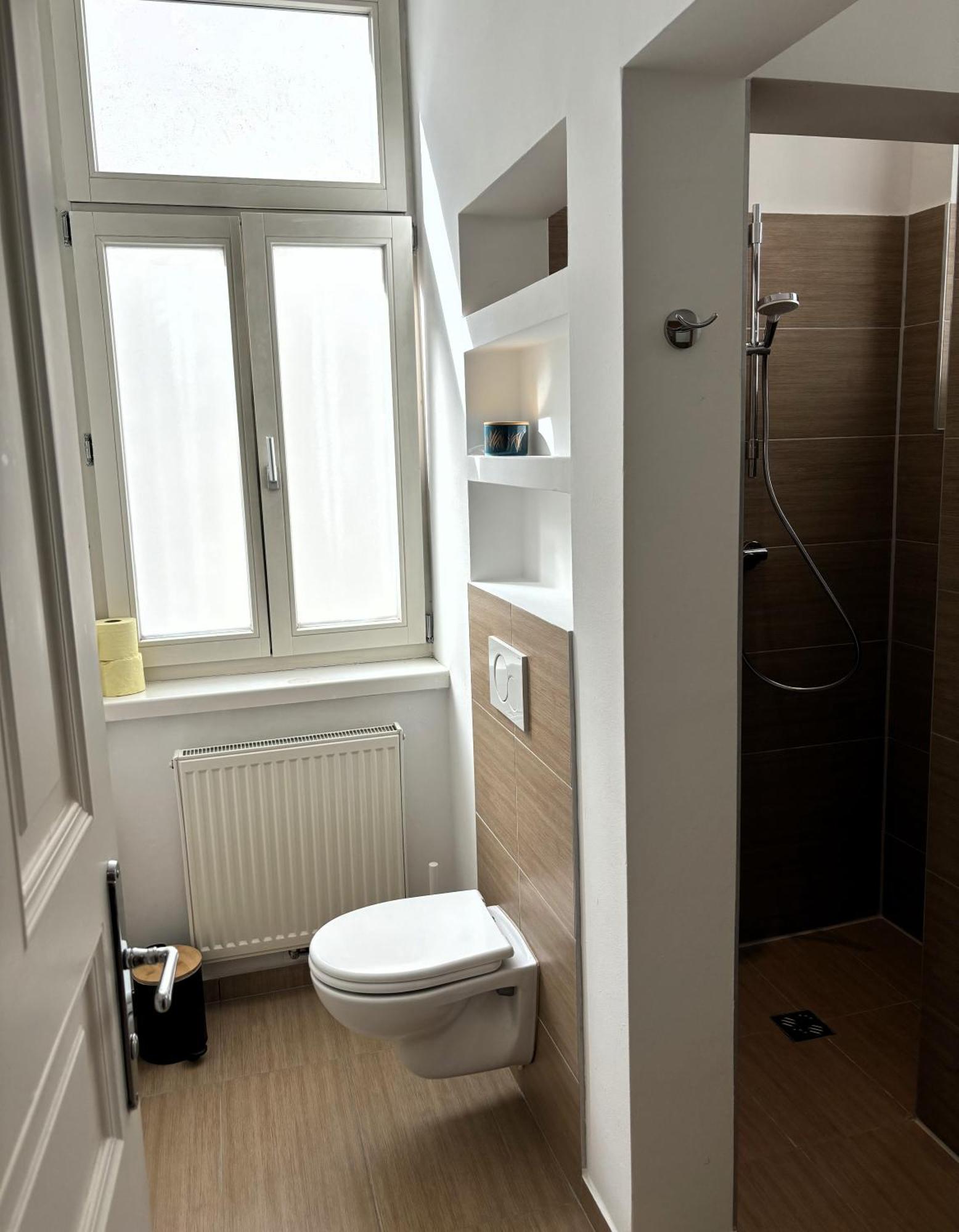 Casa Nostra - Schoene 3-Zimmerwohnung Am Augarten เวียนนา ภายนอก รูปภาพ